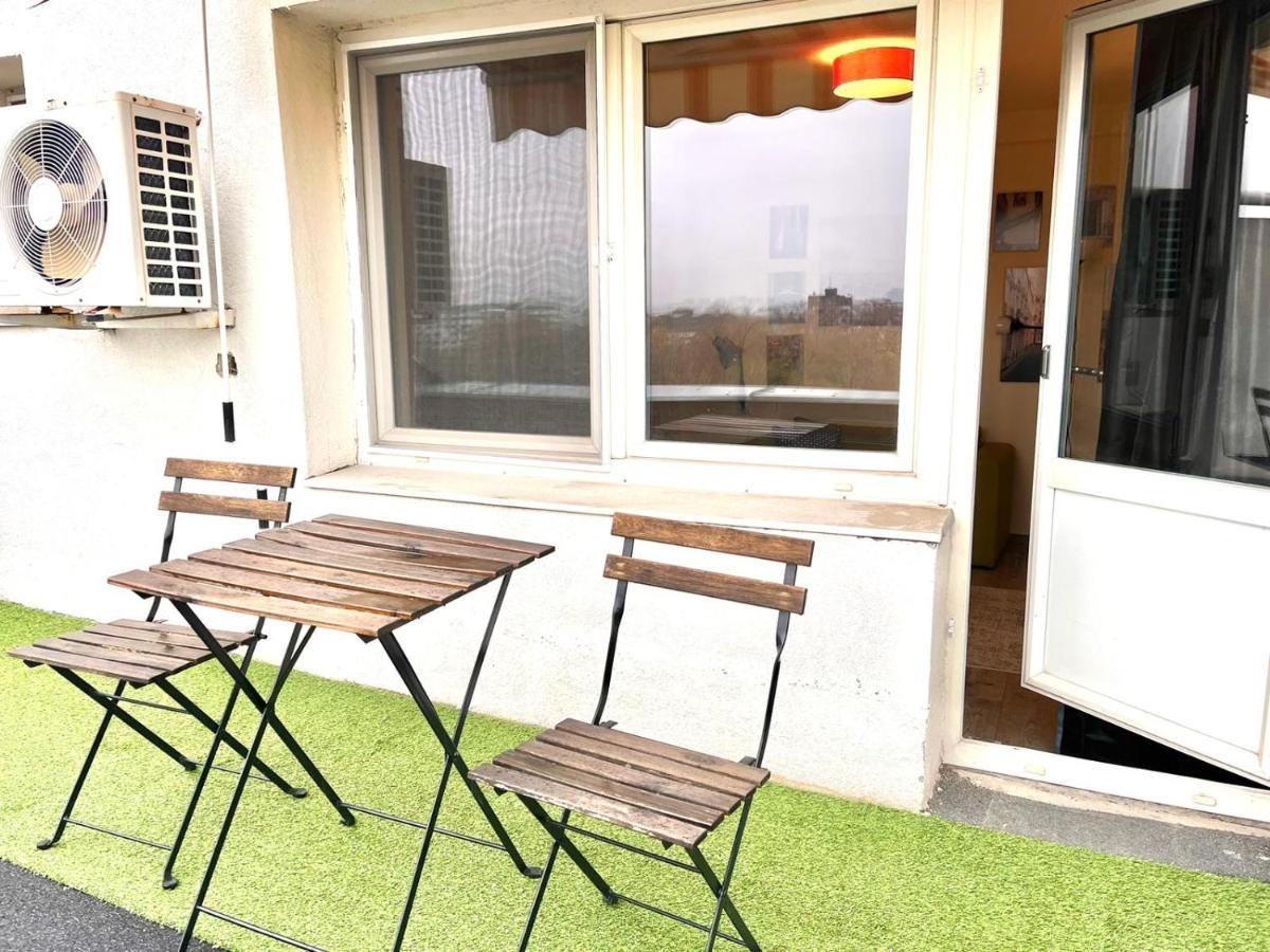 Ferienwohnung Panoramic Lil' Paris Bukarest Exterior foto